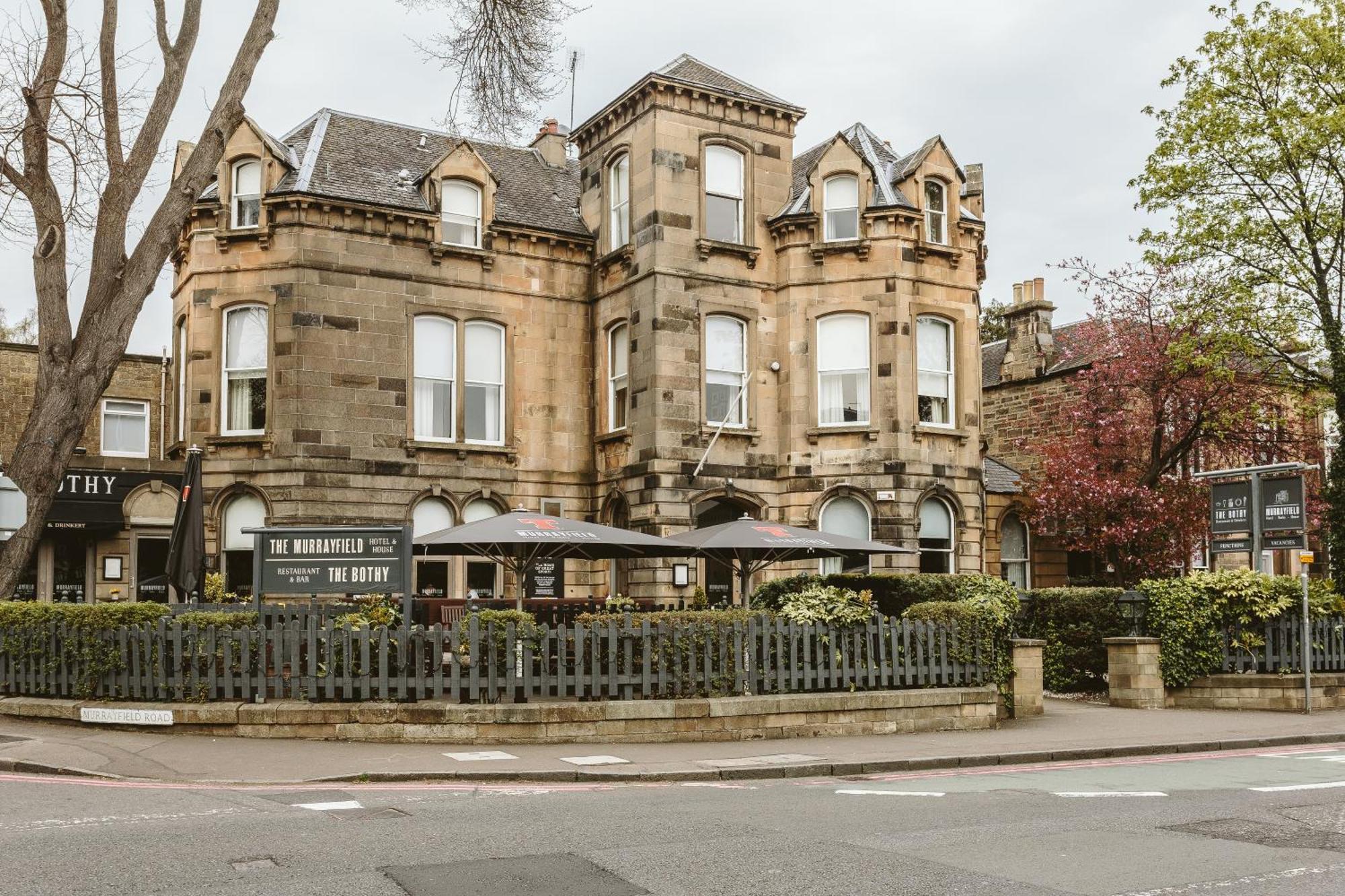 10 Family-Friendly Hotels Near Murrayfield Stadium That Deliver