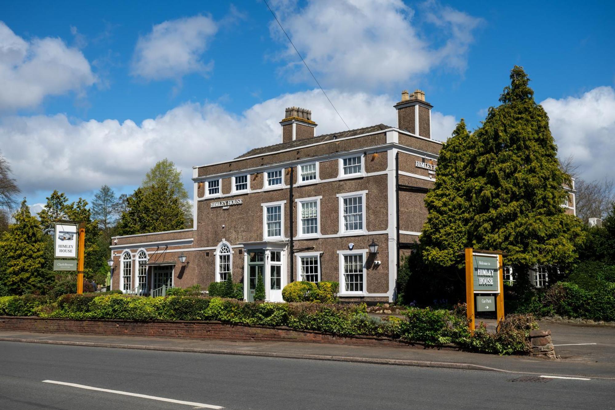 Where to Stay Near West Park: 2 Family Hotels in Wolverhampton