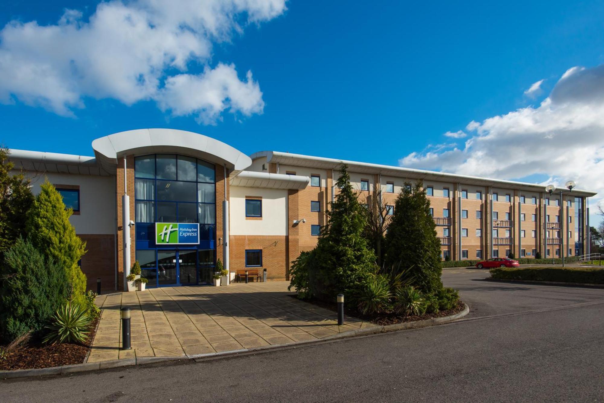4 Budget Hotels Near Twm Barlwm Worth Booking in Newport