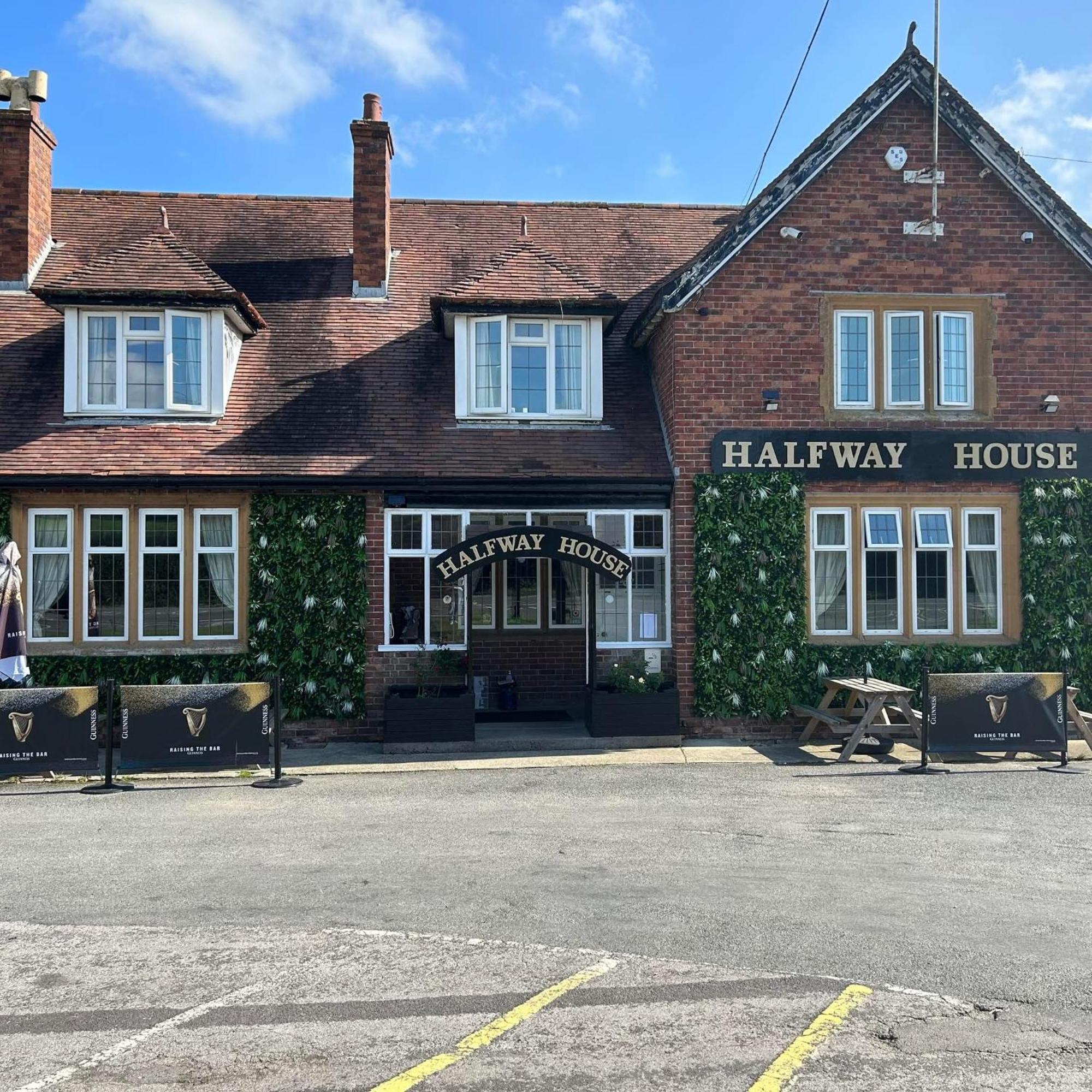 Where to Stay Near Montacute House: 4 Best Budget Hotels