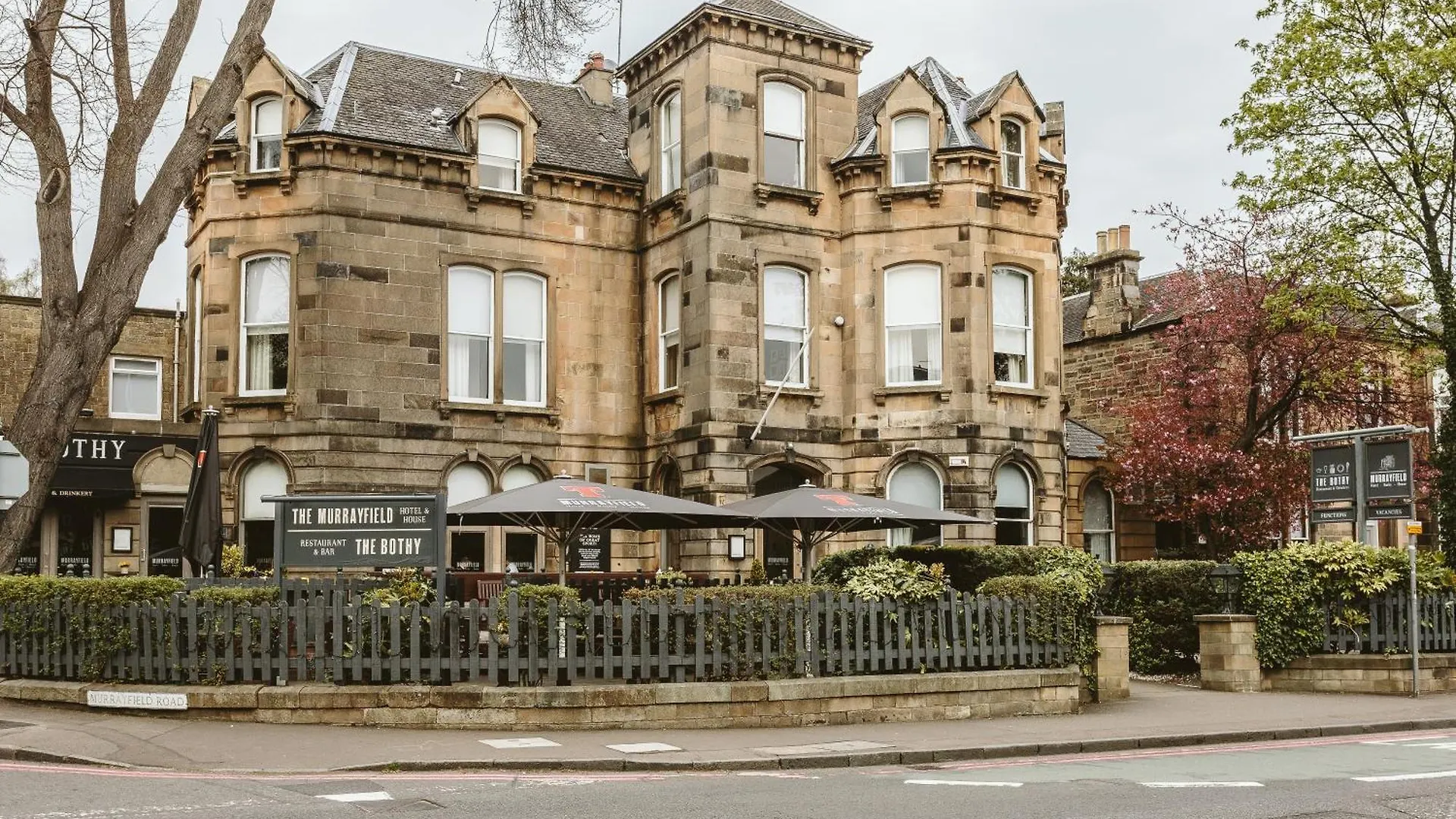 10 Family-Friendly Hotels Near Murrayfield Stadium That Deliver