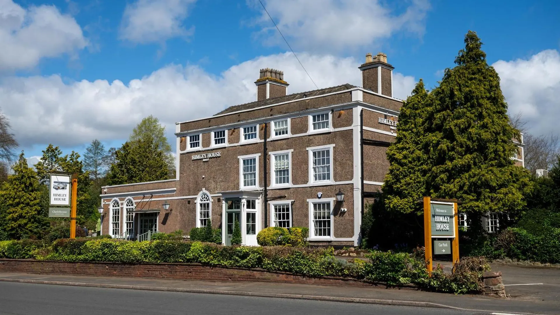 Where to Stay Near West Park: 2 Family Hotels in Wolverhampton