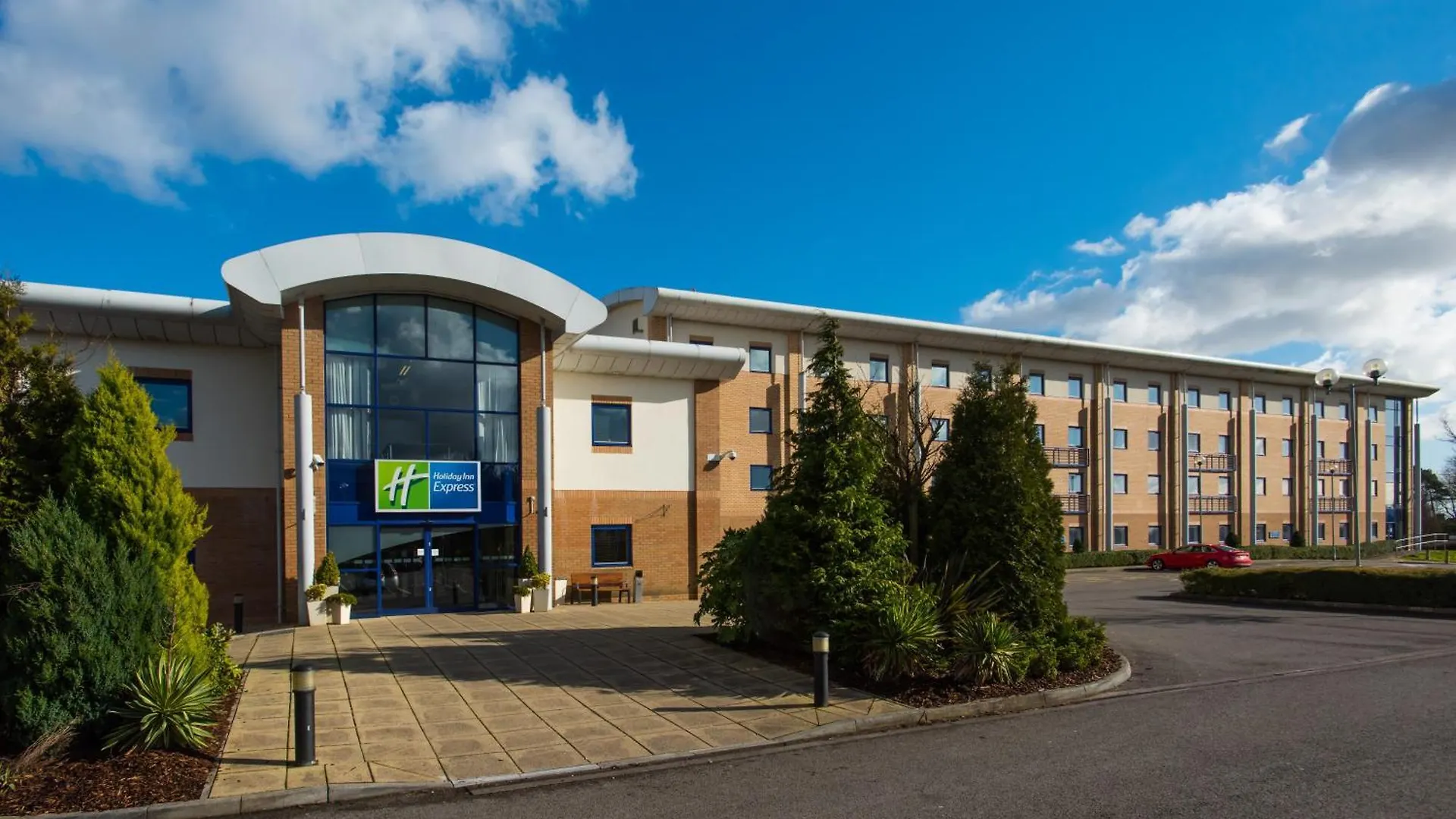 4 Budget Hotels Near Twm Barlwm Worth Booking in Newport