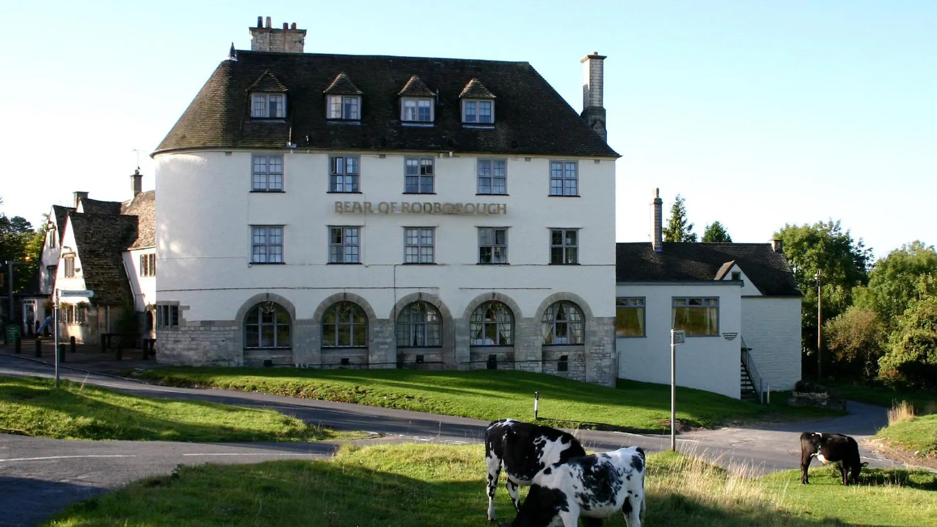 5 Four-Star Hotels Near Gatcombe Park Worth Booking