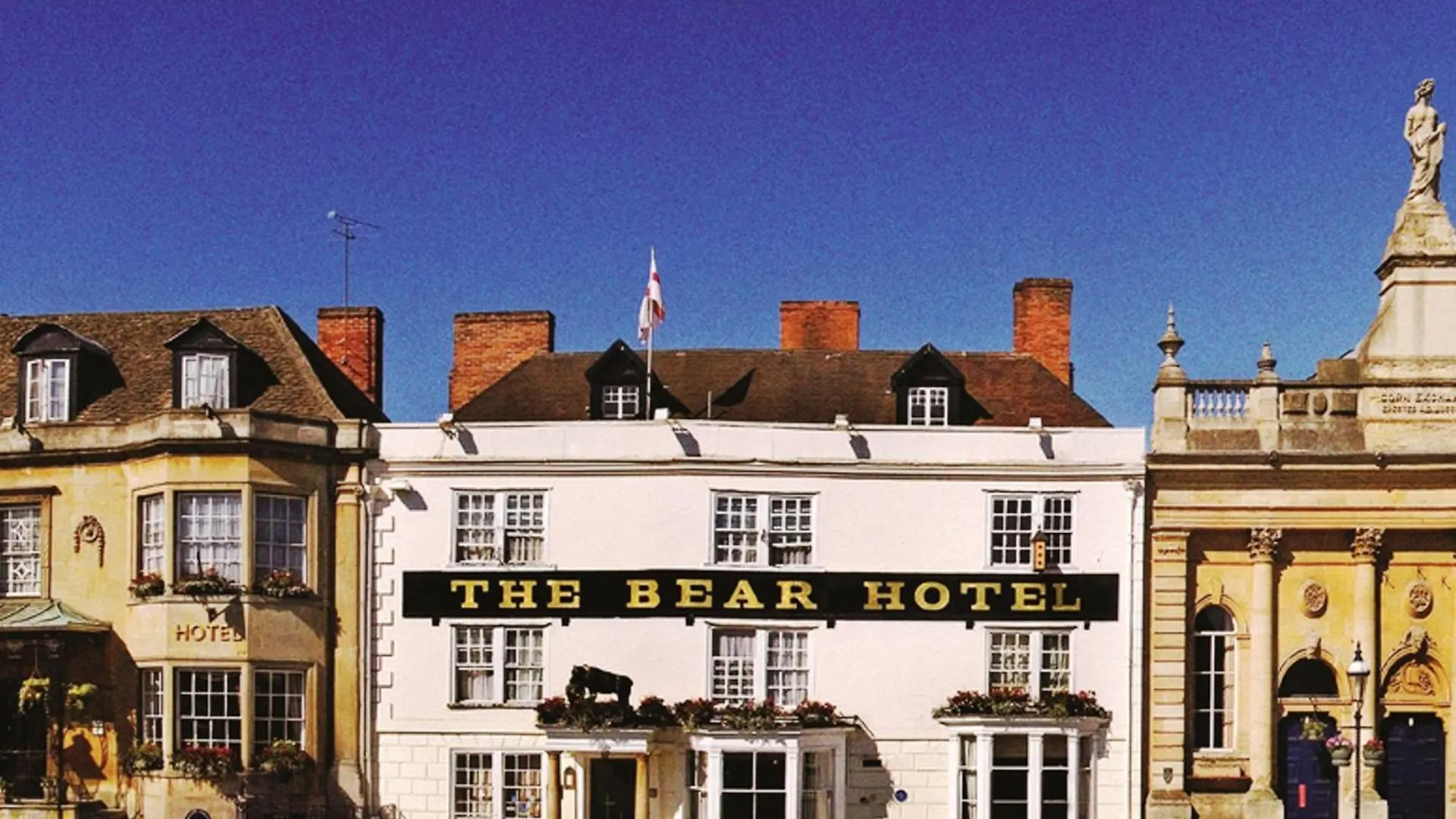 Where to Stay in North Wessex Downs: 4 Best Romantic Hotels